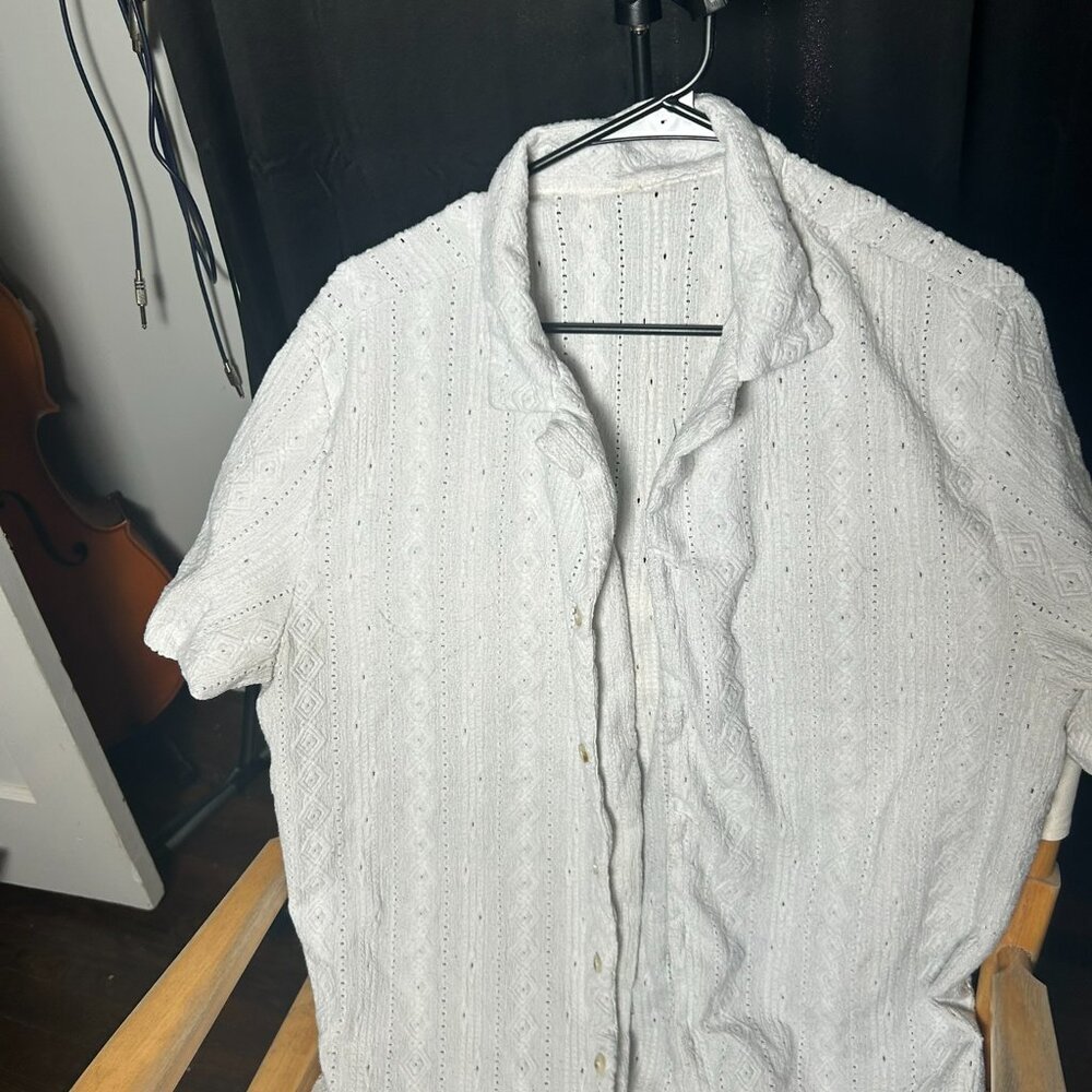 Lace-Style Button Up - Picture 4 of 6